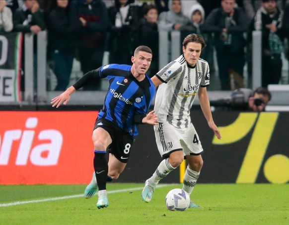 Robin Gosens of Fc Inter and Nicolo Faggioli of Juventus Fc during the Italian Serie A, football match between Juventus Fc and Inter Fc, on 06 November 2022, at Allianz Stadium, Turin, Italy Photo Nde ...