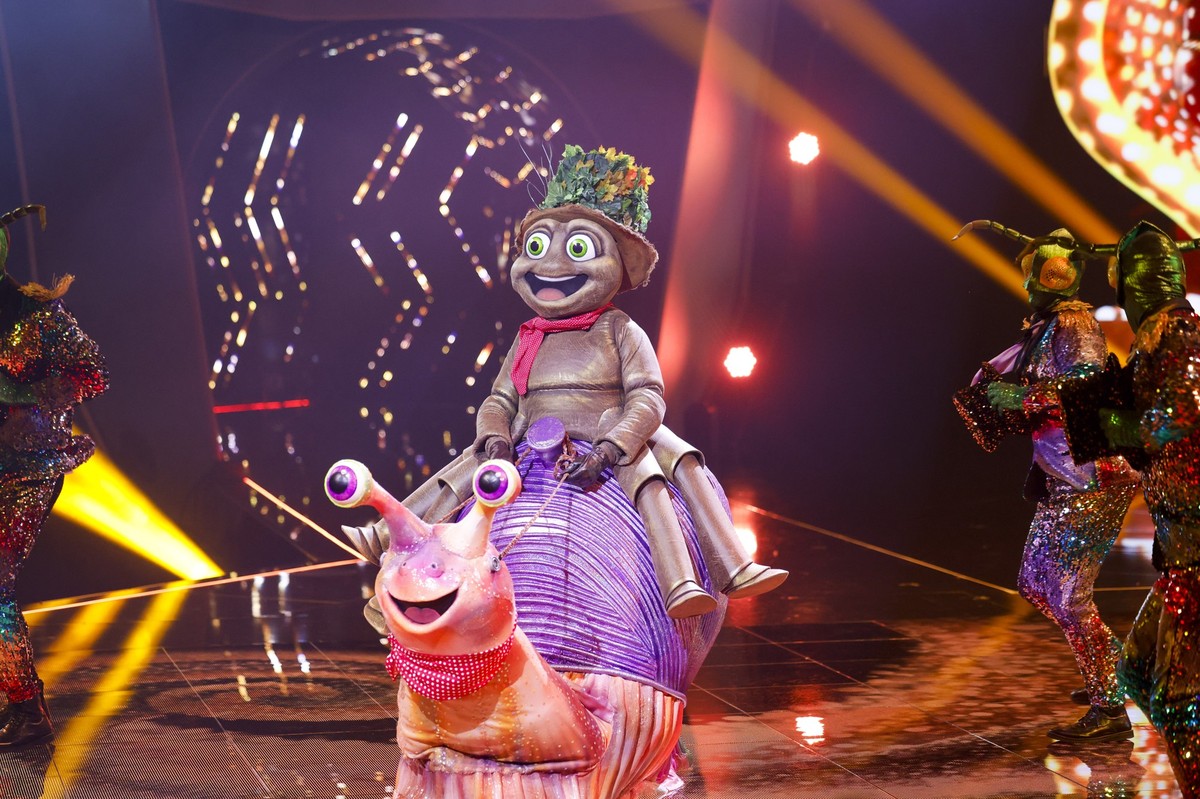 06.04.2024, Nordrhein-Westfalen, Köln: Die Figur &quot;Der Floh&quot; steht in der Prosieben-Show &quot;The Masked Singer&quot; auf der Bühne. Foto: Thomas Banneyer/dpa +++ dpa-Bildfunk +++