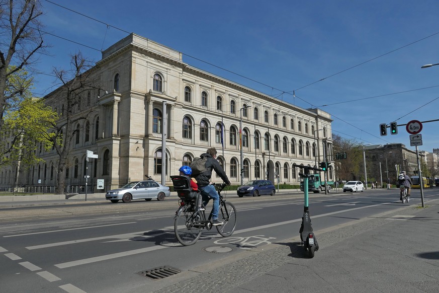 Bundesministerium fuer Verkehr und digitale Infrastruktur, Invalidenstrasse, Berlin-Mitte, Deutschland, Europa, 16.04.2020. *** Federal Ministry of Transport and Digital Infrastructure, Invalidenstras ...