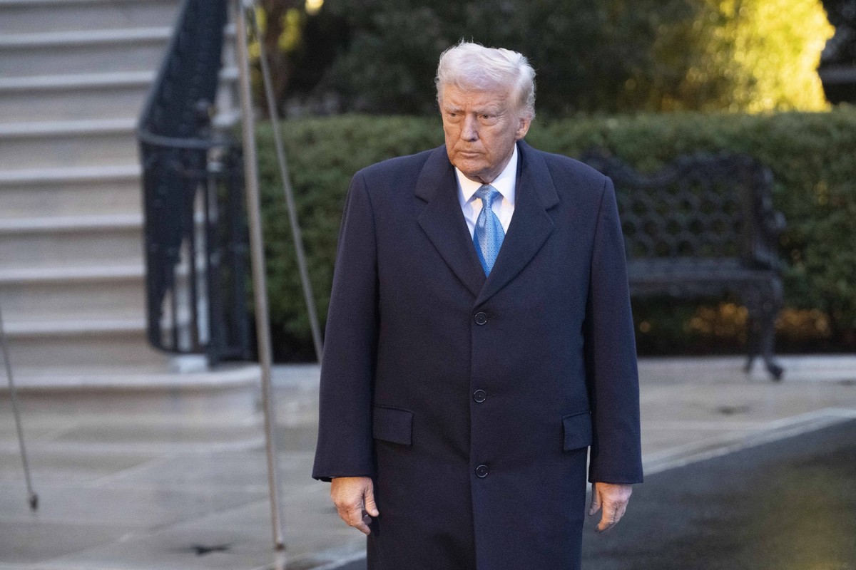 January 31, 2025, Washington, District Of Columbia, USA: United States President Donald J Trump departs the White House in Washington, DC, January 31, 2025 headed out on a weekend trip to Florida Wash ...