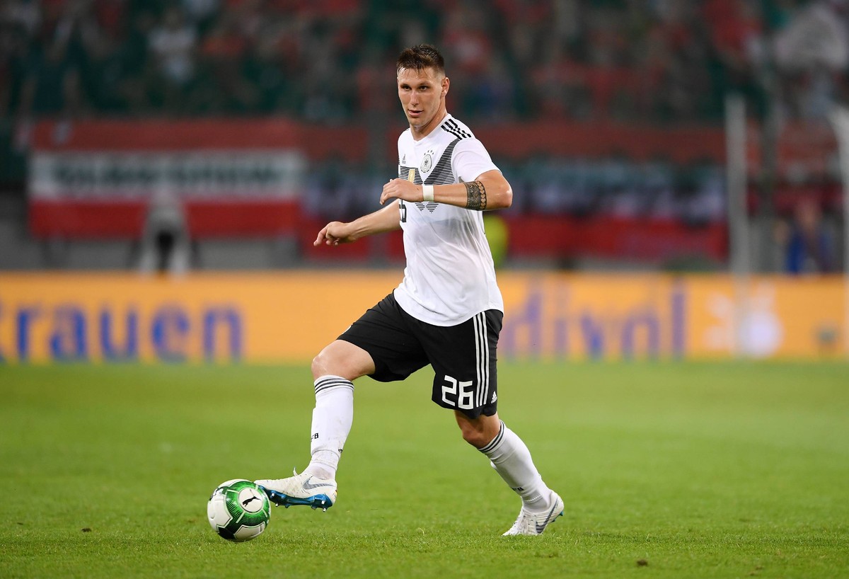 FUSSBALL INTERNATIONAL TESTSPIEL IN KLAGENFURT Oesterreich - Deutschland 02.06.2018 Niklas Suele (Deutschland) am Ball Klagenfurt *** FOOTBALL INTERNATIONAL TEST GAME IN KLAGENFURT Austria Germany 02  ...