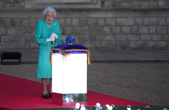 Die Queen bei der Entzündung des Jubiläumsfeuers in Windsor.