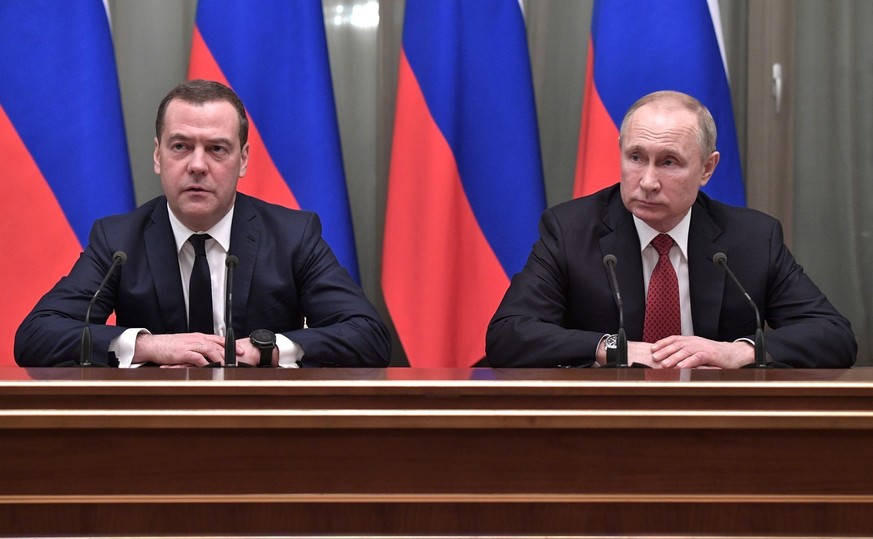 Dimitri Medwedew und Wladimir Putin bei der Pressekonferenz am Mittwoch.