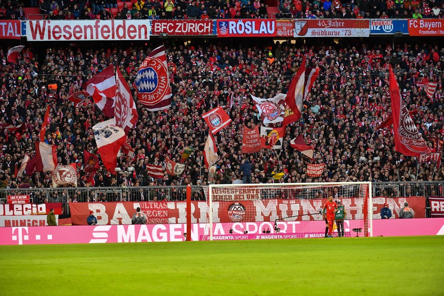 SOCCER - 1. DFL, Bayern vs Bremen MUNICH,GERMANY,14.DEC.19 - SOCCER - 1. DFL, 1. Deutsche Bundesliga, FC Bayern Muenchen vs SV Werder Bremen. Image shows the fans from Bayern. PUBLICATIONxINxGERxHUNxO ...