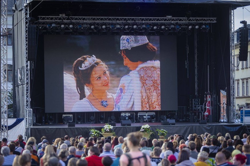 fabulix Internationales Märchenfilm-Festival Aschenbrödel-Fan-Abend zum 50-jährigen Filmjubiläum zu fabulixÂ Im Rahmen des 3. Internationalen Märchenfilm-Festivals wurde der tschechische Schauspieler  ...