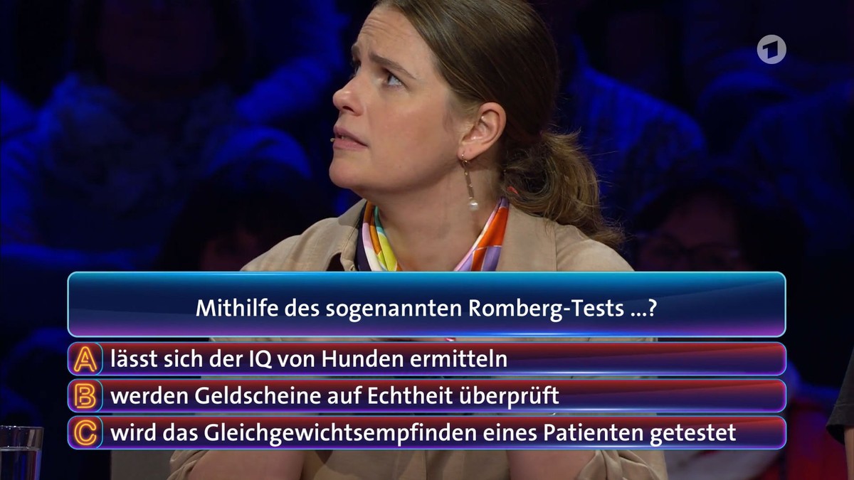 Isabell Polak klärt Kai Pflaume über ihre TV-Rollen auf.