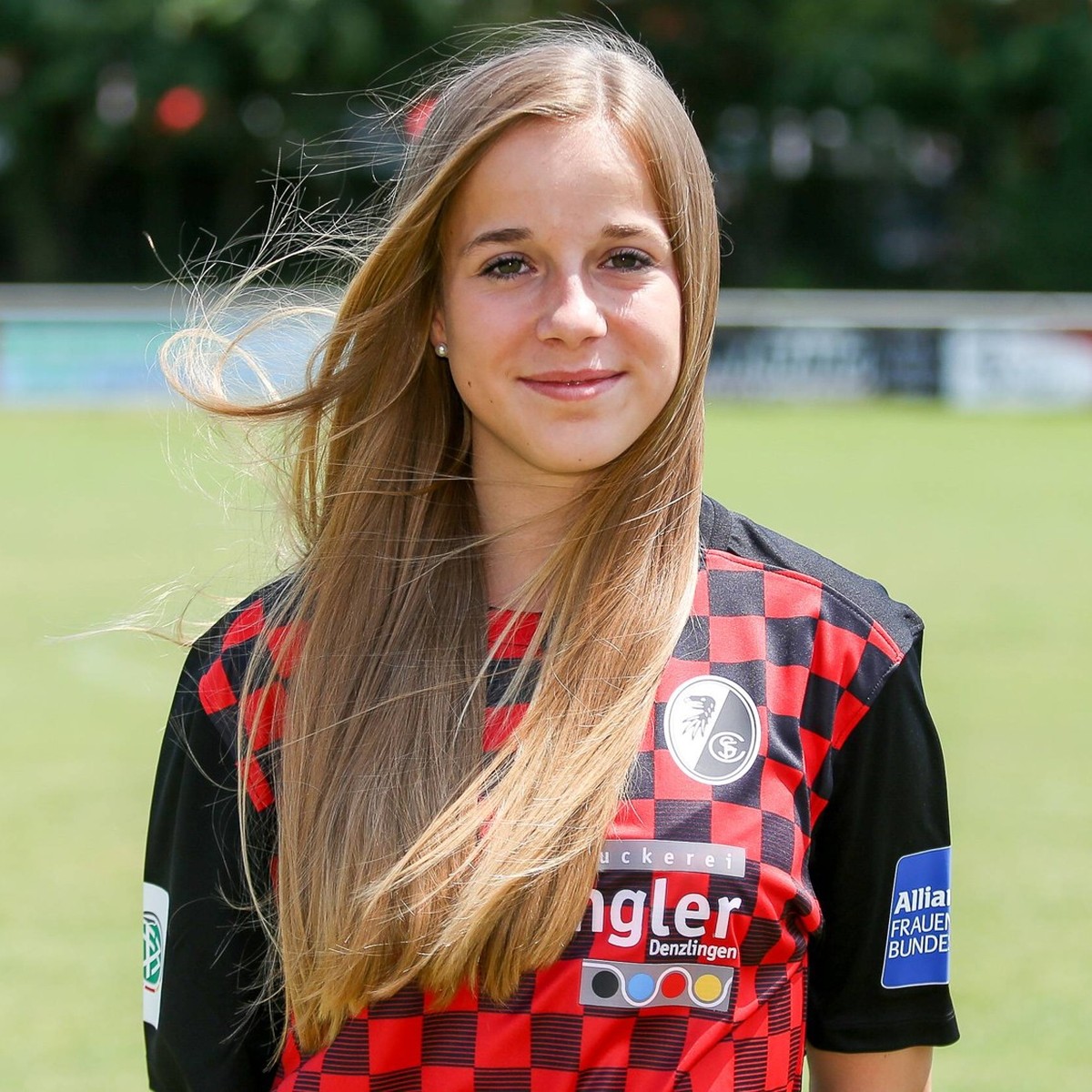 Giulia Gwinn (SC Freiburg), Porträt, Portrait, Fussball, Allianz Frauen-Bundesliga, Fototermin SC Freiburg, xozx

Giulia GWINNER SC Freiburg Portrait Portrait Football Alliance Women Bundesliga Photo  ...