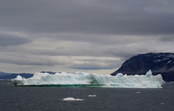 Eisberg an der Küste von Grönland, nördlich von Ilulissat.
