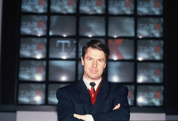 Moderatorin und Journalist Peter Kloeppel posiert 1994 bei der RTL Sendung Tag x *** Presenter and journalist Peter Kloeppel poses at the RTL show Tag x in 1994