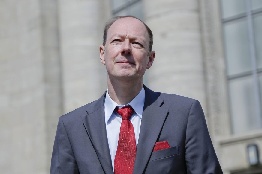 23.04.2019, Berlin, Deutschland - Pressetermin, Die PARTEI startet in den EU-Wahlkampf, mit dem Vorsitzenden Martin Sonneborn und dem Comedian Nico Semsrott. Foto: Martin Sonneborn, Vorsitzender von D ...