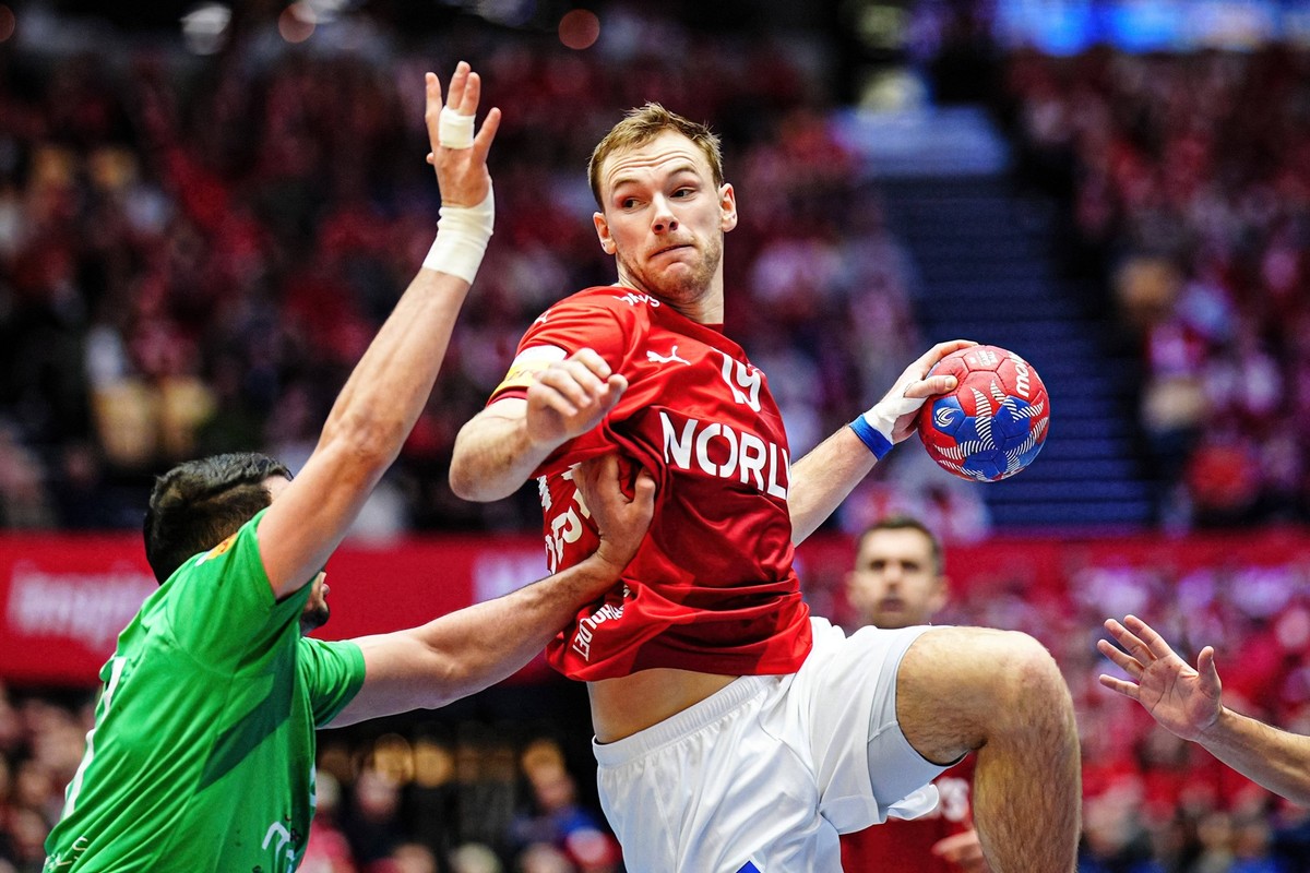 Sport Bilder des Tages Wurf/Tor Mathias Gidsel Daenemark, 19 DEN, Daenemark vs. Algerien, Handball, IHF Weltmeisterschaft 2025, Gruppe B, Spieltag 1, 14.01.2025 DEN, Daenemark vs. Algerien, Handball,  ...