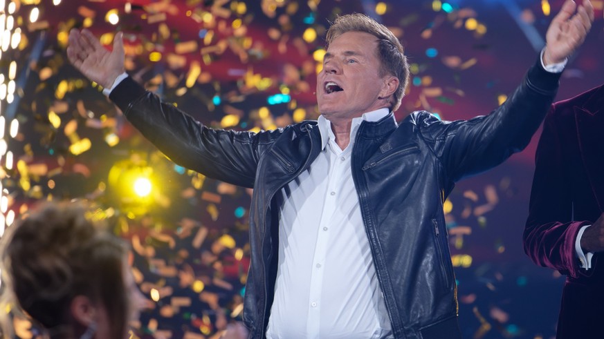 01.04.2023, Nordrhein-Westfalen, Köln: Juror Dieter Bohlen spricht bei der erstn Live-Sendung der Castingshow «Deutschland sucht den Superstar 20». Die RTL-Castingshow «Deutschland sucht den Superstar ...