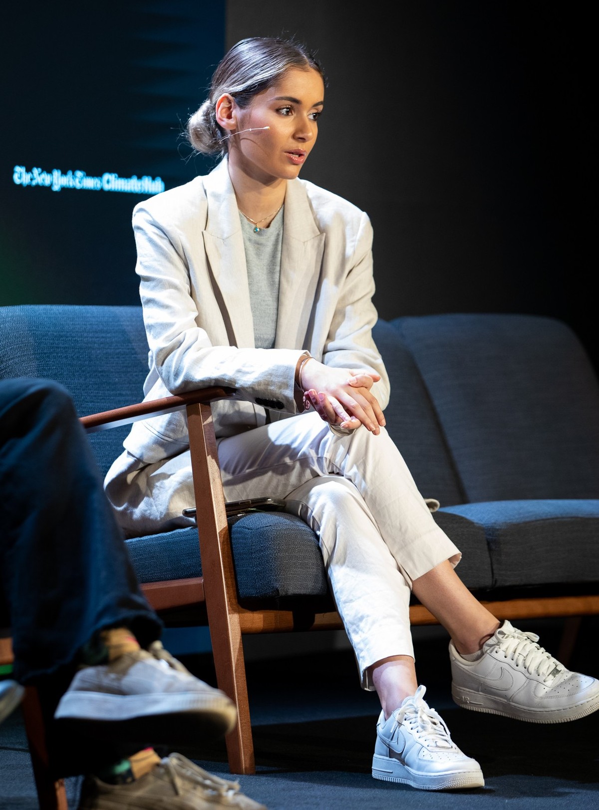Sophia Kianni ist zu zahlreichen Panels und Diskussionen eingeladen.