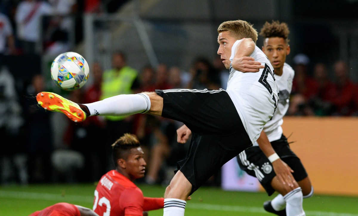 Fussball, Herren, Deutschland, Freundschaftsspiel in der Wirsol Rhein-Neckar Arena Sinsheim: Deutschland (weiss) - Peru (rot) 2:1; Nils Petersen (GER). Aktion DFB REGULATIONS PROHIBIT ANY USE OF PHOTO ...