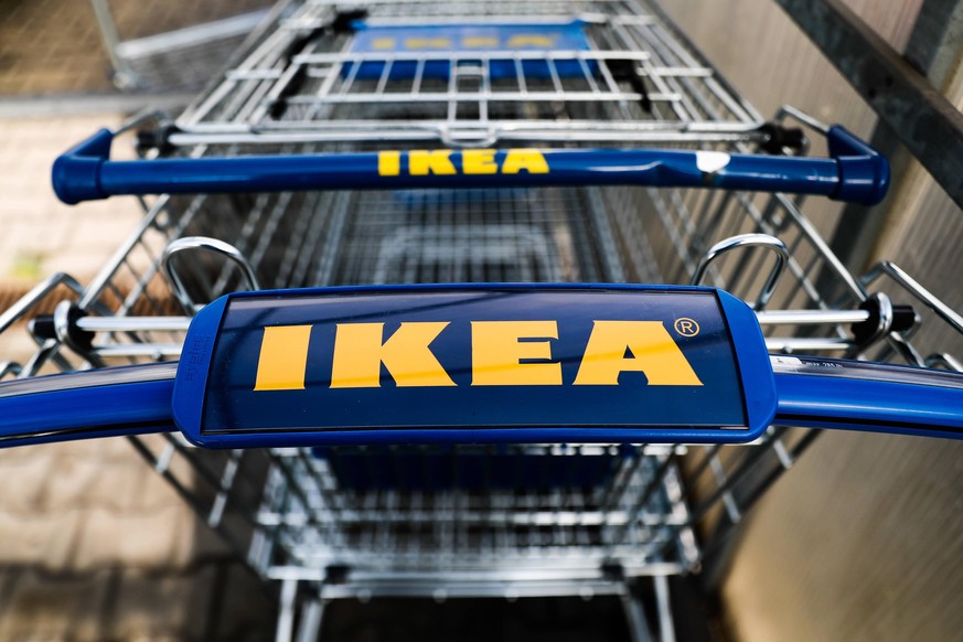 Ikea Shop In Poland Ikea logo is seen on a trolley near the shop in Krakow, Poland on November 20, 2021. Krakow Poland PUBLICATIONxNOTxINxFRA Copyright: xJakubxPorzyckix porzycki-ikeashop211120_npI99