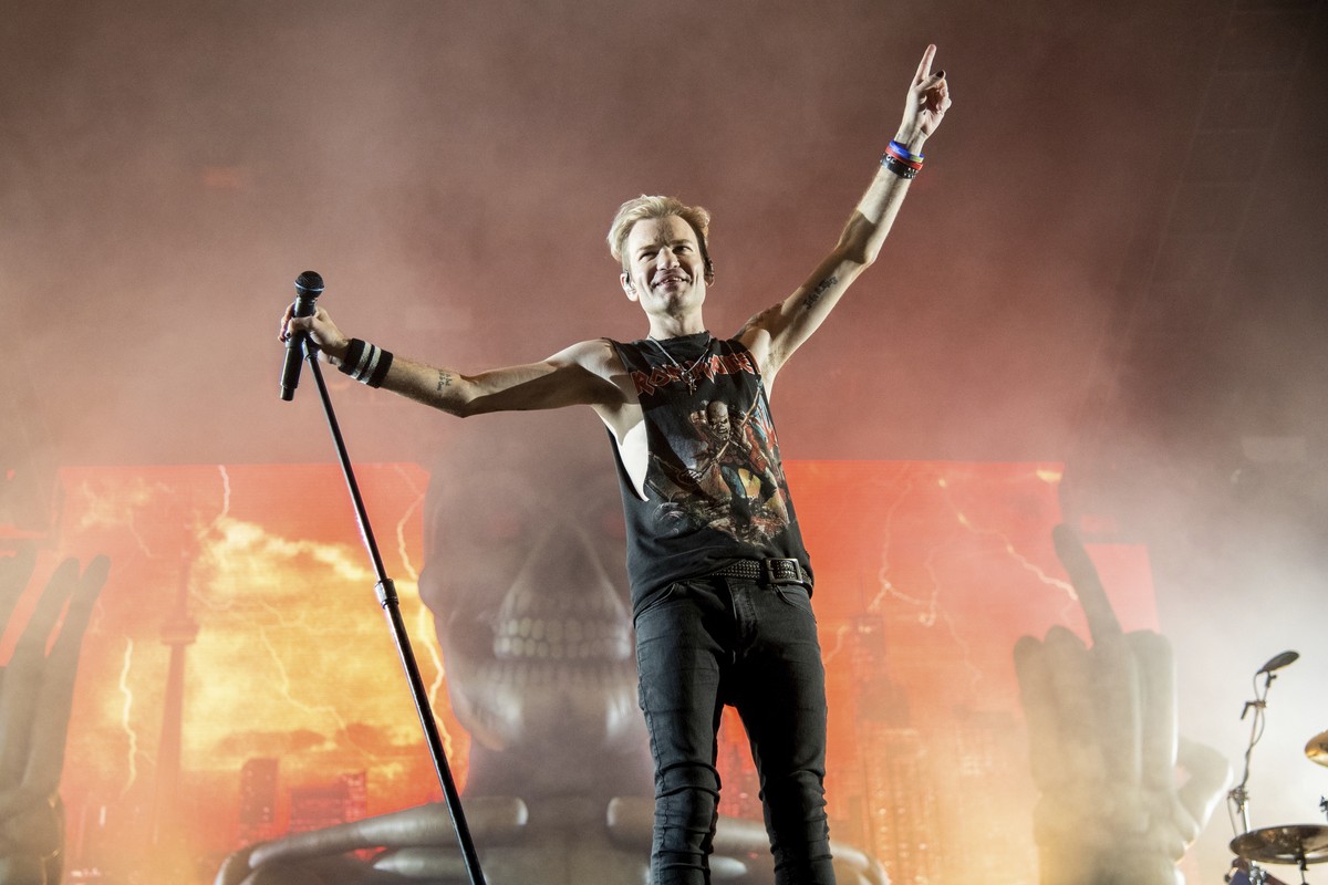 Deryck Whibley of Sum 41 performs during the Festival d&#039;été de Québec on Friday, July 15, 2022, in Quebec City. (Photo by Amy Harris/Invision/AP)
