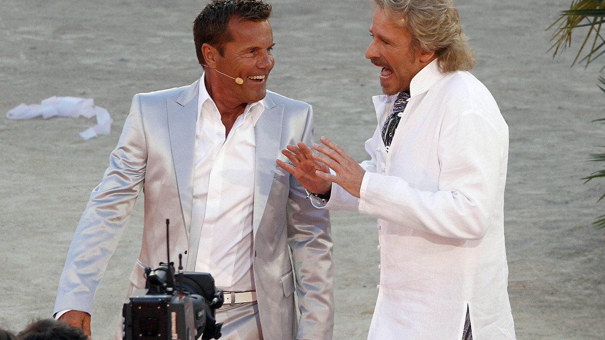 Sommer - Wetten, dass .. 2010 Moderator Thomas Gottschalk und Dieter Bohlen - Sommer - Wetten, dass .. 2010 live aus der Plaza de Toros in Palma de Mallorca. Copyright: Eventpress *** Summer betting t ...