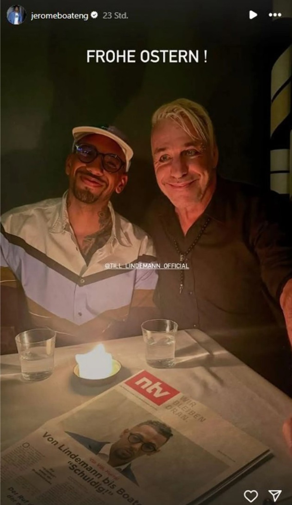 Jérôme Boateng (l.) und Till Lindemann mit einem provozierenden Bild.