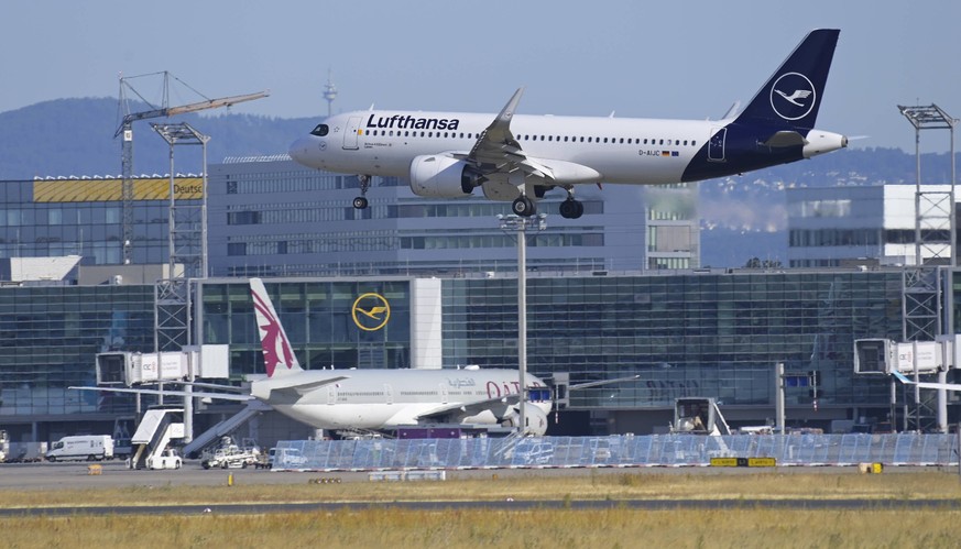 06.07.2023 Flughafen Frankfurt Impressionen Landeanflug Lufthansa Airbus A320-271 neo Lünen Kennung D-AIJC Frankfurt Main Hessen Deutschland *** 06 07 2023 Frankfurt Airport Impressions Landing Approa ...