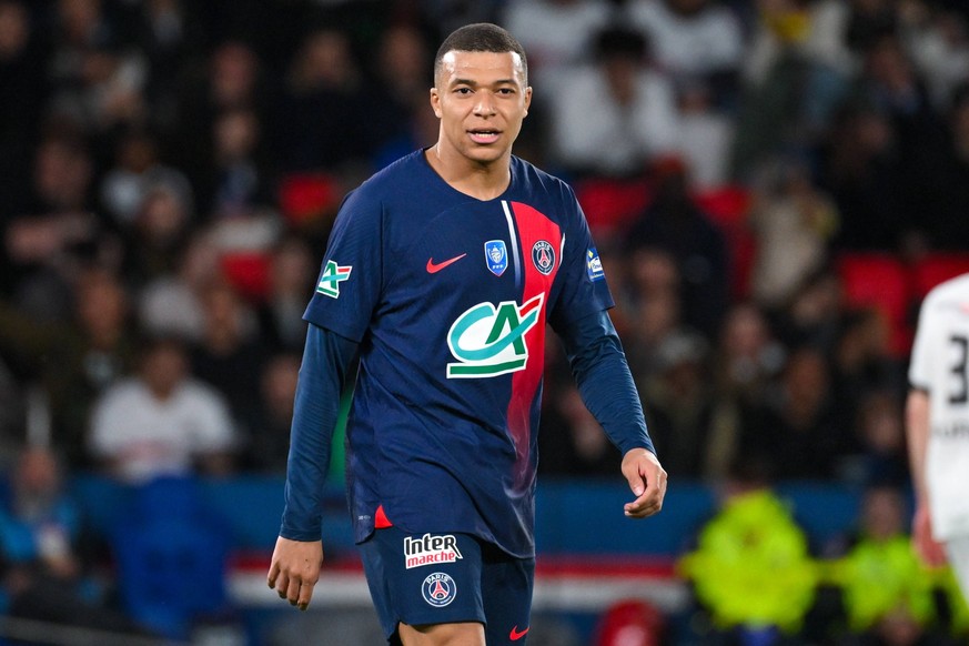 2024-04-03 Paris Saint-Germain v Stade Rennais - Semi- Final - French Cup PARIS, FRANCE - APRIL 3: Kylian Mbappe of Paris Saint-Germain looks on during the Semi- Final - French Cup match between Paris ...