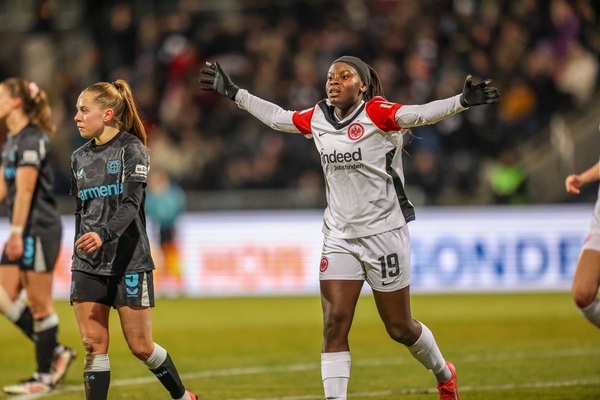GER, Frankfurt, Eintracht Frankfurt vs Bayer 04 Leverkusen, Google Pixel Bundesliga, Fussball, DFB, Spielzeit 2024/2025, Stadion am Bretanobad, 13. Spieltag, im Bild: Nicole Anyomi Eintracht Frankfurt ...
