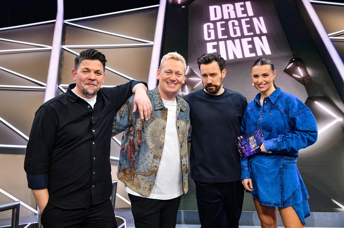 V.l.: Tim Mälzer, Knossi, Jan Köppen, Laura Wontorra

+++ Die Verwendung des sendungsbezogenen Materials ist nur mit dem Hinweis und Verlinkung auf RTL+ gestattet. +++
