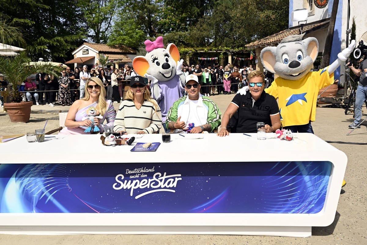 Die 'Deutschland sucht den Superstar'-Jury im Europapark in Rust mit (v.l.) Beatrice Egli, Loredana, Pietro Lombardi und Dieter Bohlen
+++ Die Verwendung des sendungsbezogenen Materials ist ...