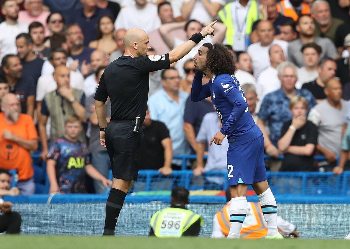London, England, 14th August 2022. Marc Cucurella of Chelsea clashes with Referee Anthony Taylor during the Premier League match at Stamford Bridge, London. Picture credit should read: Paul Terry / Sp ...