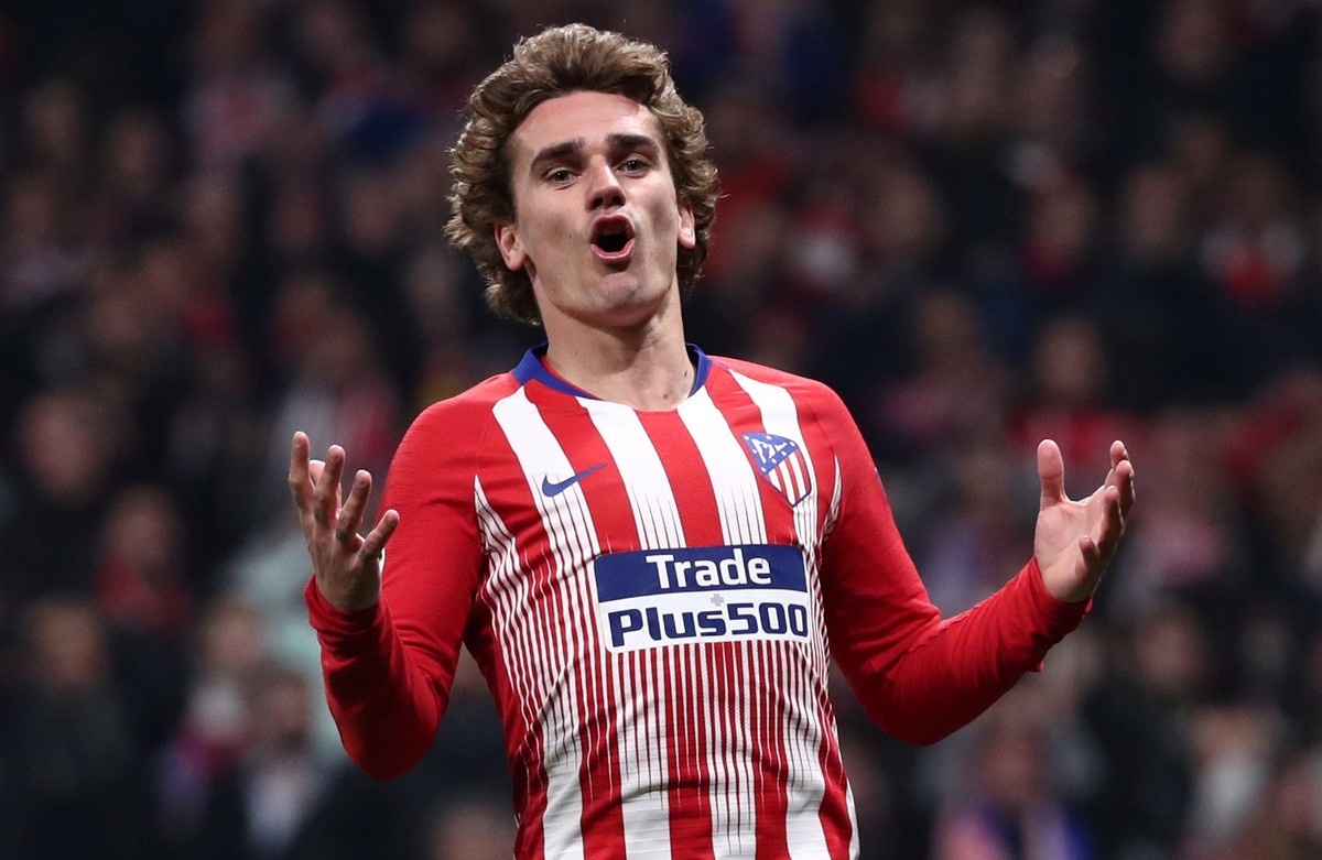 Soccer Football - Champions League - Round of 16 First Leg - Atletico Madrid v Juventus - Wanda Metropolitano, Madrid, Spain - February 20, 2019 Atletico Madrid's Antoine Griezmann reacts to a mi ...