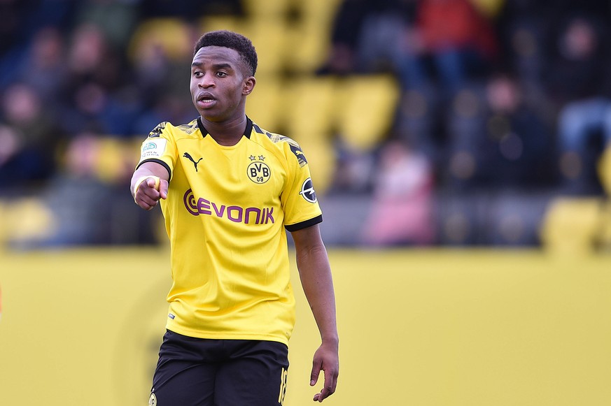 Die Bundesliga ruft: Der 15-jährige Youssoufa Moukoko spielt aktuell in der A-Jugend von Borussia Dortmund, er gehört auch zum Kader der deutschen U19-Nationalmannschaft.
