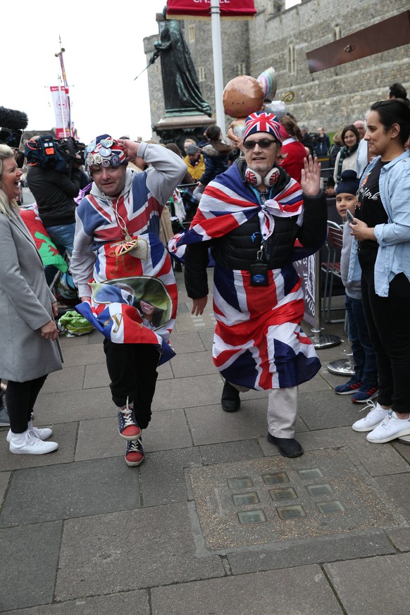 . 06/05/2019. Windsor , United Kingdom. The scene in Windsor, United Kingdom, after the announcement of the birth of the Royal baby. PUBLICATIONxINxGERxSUIxAUTxHUNxONLY xStephenxLockx/xi-Imagesx IIM-1 ...