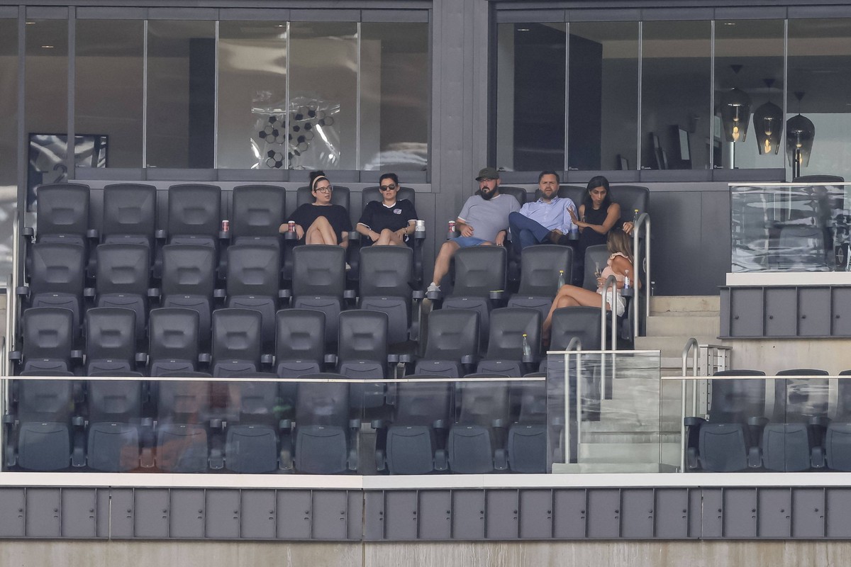 Soccer: FIFA Club World Cup 2025-Group Stage-Ulsan HD at Borussia Dortmund Jun 25, 2025 Cincinnati, Ohio, USA U.S. Vice President JD Vance and his partner Usha Vance the Second Lady of the U.S. in the ...