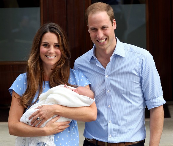 Die damals frisch gebackenen Eltern Kate und William mit dem Nachwuchs-König George.