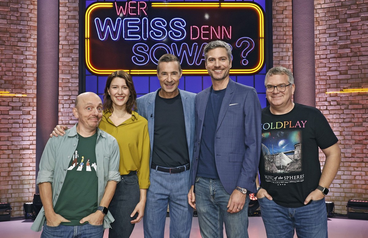 ARD WER WEISS DENN SOWAS? FOLGE 1188, &quot;Ingo Zamperoni und Hannah Emde&quot;, am Montag (04.11.24) um 18:00 Uhr im ERSTEN.
Moderator Kai Pflaume (M.) und seine Rateteam-Kapitäne Bernhard Hoëcker ( ...