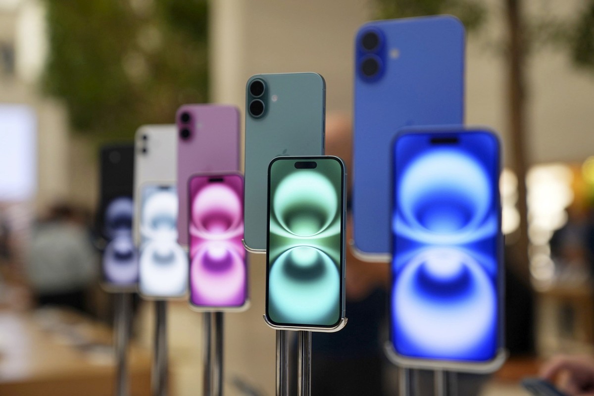 Models of iPhone 16 are on display at the Apple Store in Regent Street, central London, as the iPhone 16, 16 Plus, 16 Pro, 16 Pro Max go on sale, alongside other Apple Watch products, Friday, Sept. 20 ...