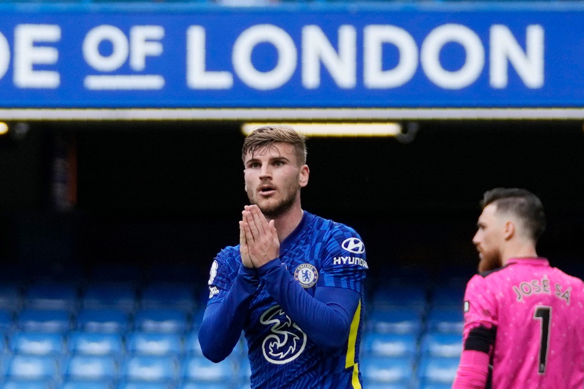 ARCHIV - 07.05.2022, Gro�britannien, London: Fu�ball: Premier League, England, FC Chelsea - Wolverhampton Wanderers, 36. Spieltag, Stamford Bridge: Timo Werner (vorne) vom FC Chelsea reagiert w�hrend ...