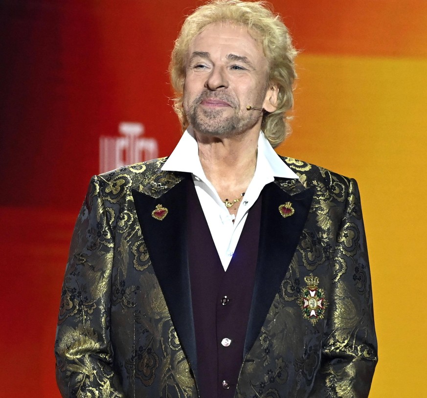 Thomas Gottschalk in der ZDF-Unterhaltungsshow Wetten, dass.. live aus der Messehalle. Nürnberg, 06.11.2021 *** Thomas Gottschalk in the ZDF entertainment show Wetten, dass live from the exhibition ha ...