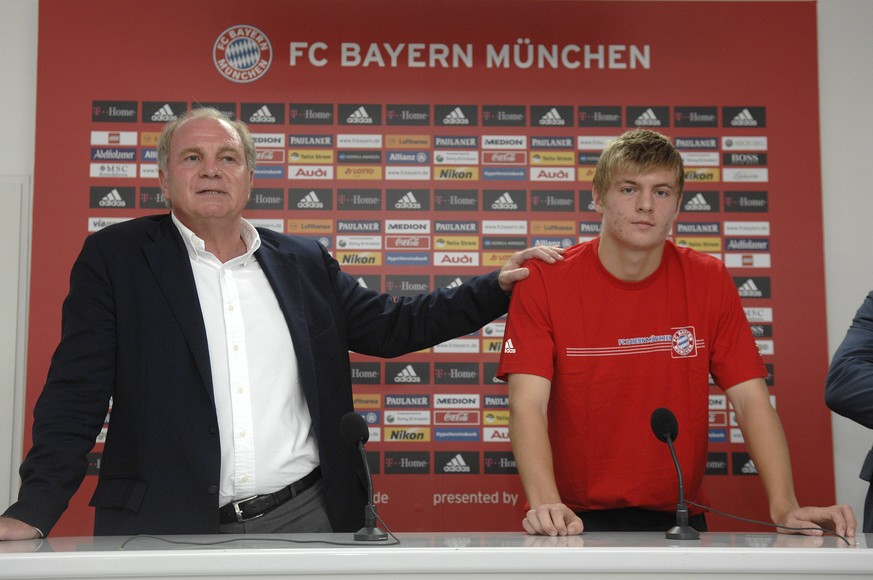 Rückblick 2007: Manager Uli Hoeneß mit dem damaligen Nachwuchstalent Toni Kroos.