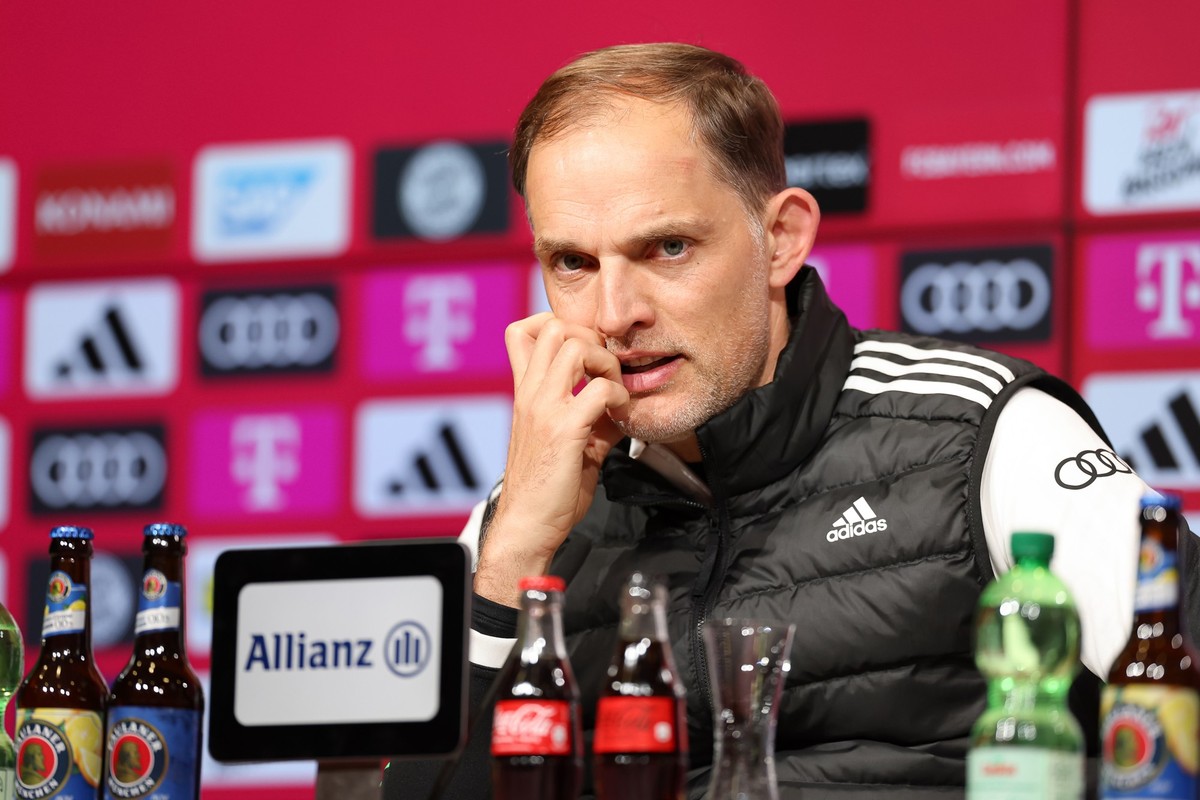 12.01.2024, Bayern, München: Fußball: Bundesliga, Bayern München - TSG 1899 Hoffenheim, 17. Spieltag, Allianz Arena. Trainer Thomas Tuchel vom 1.FC Bayern München spricht in der Pressekonferenz nach d ...