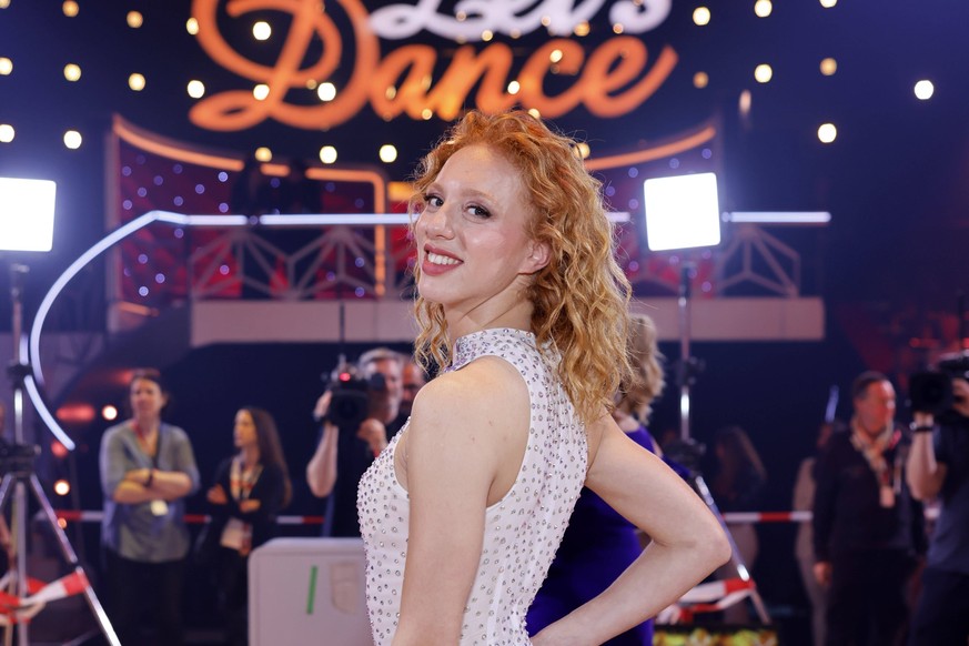 Model Anna Ermakova bei der 16. Staffel der RTL-Tanzshow Let s Dance im MMC Coloneum. Köln, 12.05.2023 NRW Deutschland *** Model Anna Ermakova at the 16 season of RTL dance show Let s Dance at MMC Col ...