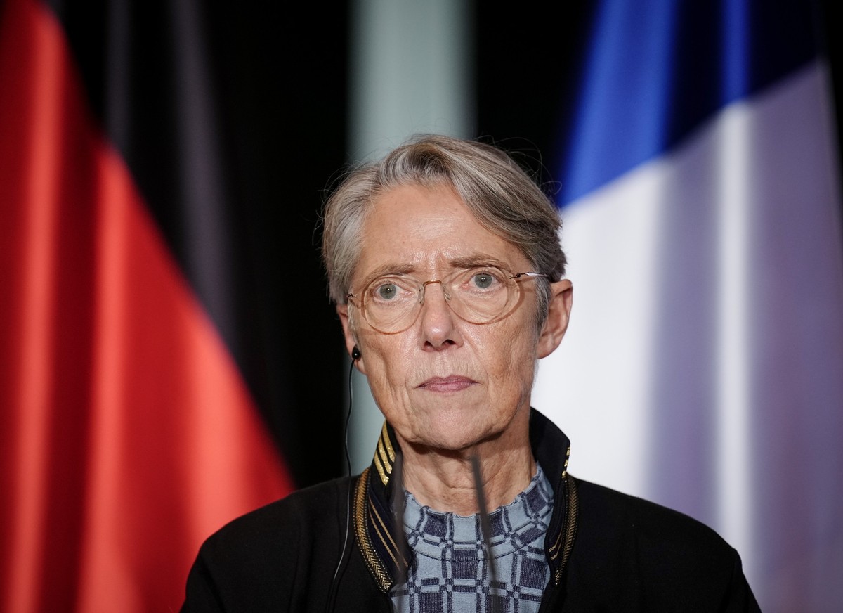 ARCHIV - 25.11.2022, Berlin: Élisabeth Borne, Ministerpräsidentin von Frankreich, gibt im Bundeskanzleramt eine Pressekonferenz. (zu dpa «Frankreichs Premier Borne wehrt sich gegen Abberufungsgerüchte ...