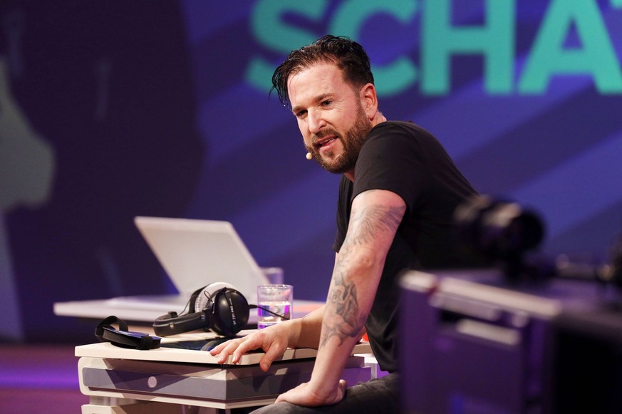 Michael Wendler in der RTL-Live-Show Pocher vs. Wendler - Schluss mit lustig in den NOBEO Studios. K