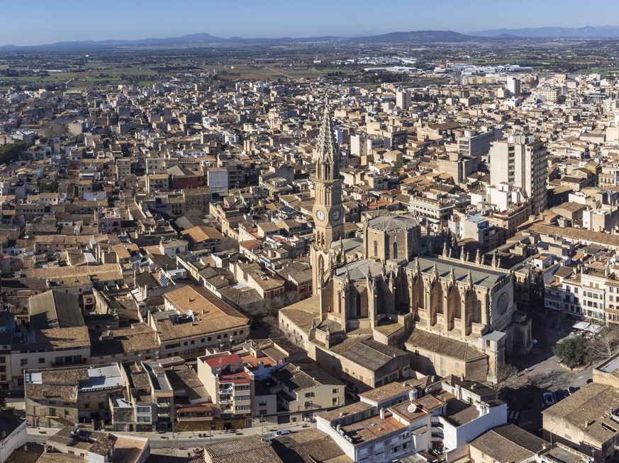 aerial view of the city aerial view of the city, Manacor, Mallorca, Balearic Islands, Spain Copyright: xZoonar.com/TOLOxBALAGUERx 21392560