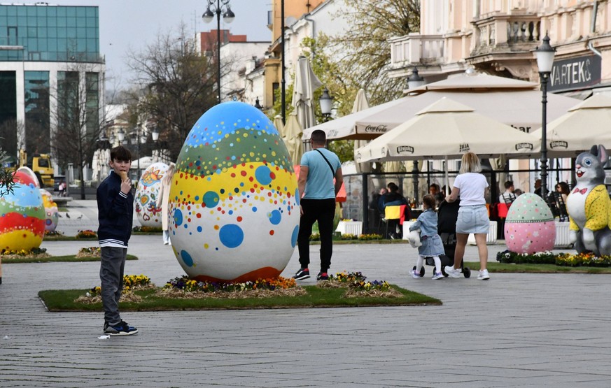 Colorful Easter eggs in Slavonski Brod, Croatia The center of Slavonski Brod, Croatia is decorated in colorful Easter eggs and other Easter decorations on 27. March 2024., shortly before Easter. Ivica ...