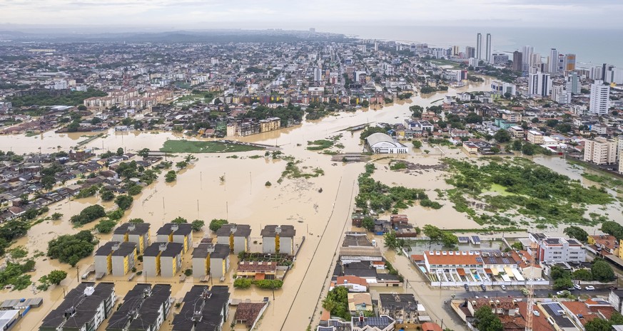 RECIFE, BRAZIL - MAY 29: An aerial view from Olinda region of Recife after floods and landslides caused by heavy rains in Pernambuco, Brazil on May 29, 2022. Diogo Duarte / Anadolu Agency
