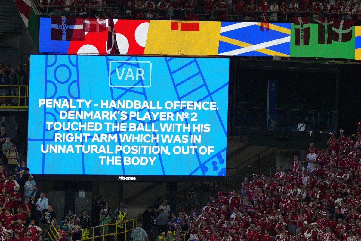 VAR rule Joachim Andersen of Denmark handballs for the penalty scored by Kai Havertz of Germany 1-0 Germany v Denmark, UEFA European Championship, EM, Europameisterschaft 2024, Round of 16, Football,  ...