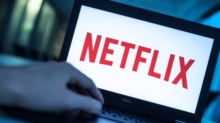 ARCHIV - 17.12.2016, Berlin: ILLUSTRATION - Das Logo des Video-Streamingdienstes Netflix ist auf dem Display eines Laptops zu sehen. Netflix hat seine Filme und Serien für die nächsten Monate vorgeste ...