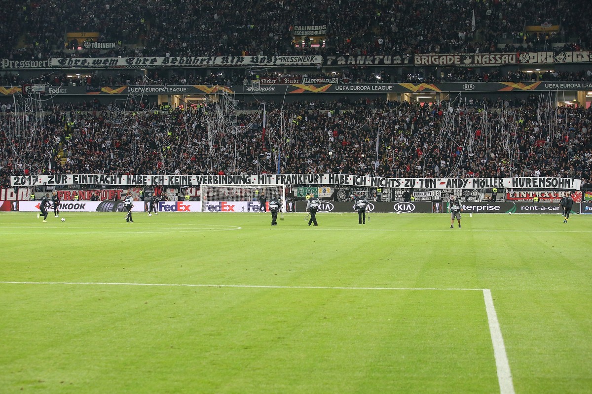 Teile der Eintracht-Fans haben eine klare Meinung zu Andy Möller.