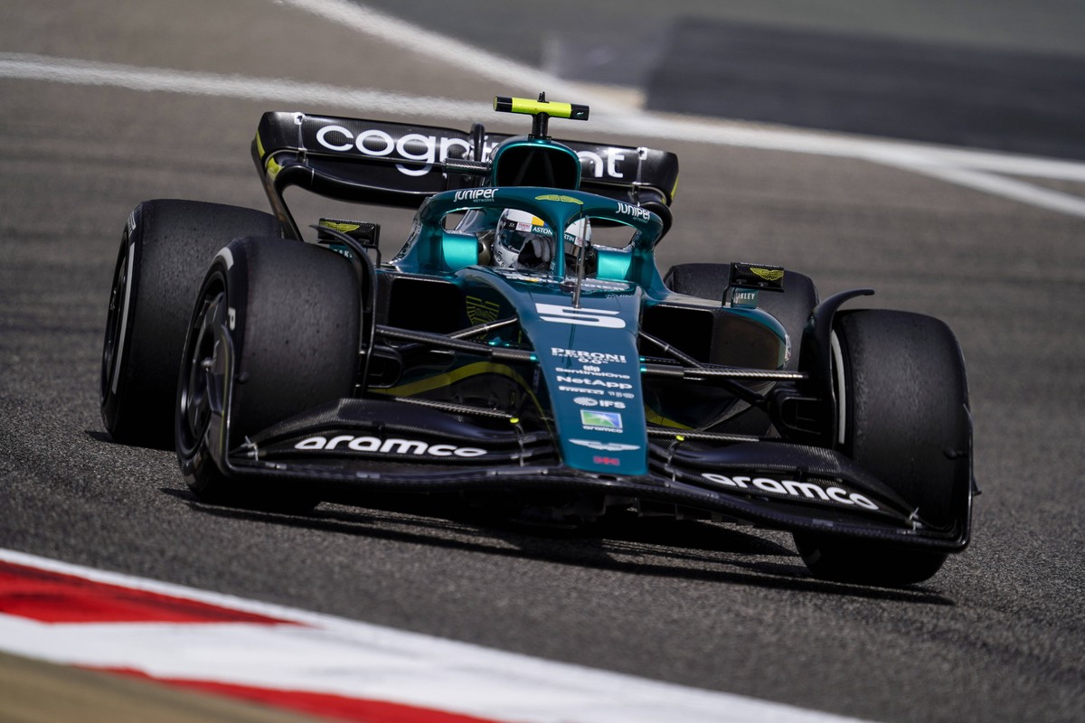 March 10, 2022, Sakhir, Bahrain: SEBASTIAN VETTEL of Germany and Aston Martin F1 Team drives during day one of the 2022 FIA Formula 1 Pre-Season test at Bahrain International Circuit in Sakhir, Bahrai ...