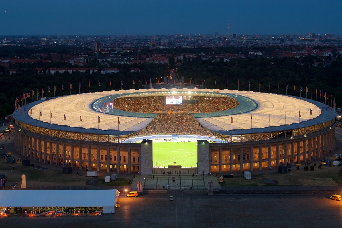 Leichtathletik Berlin 12.08.2018 Europameisterschaften EM European Athletics Championships Day 6 Olympiastadion Sportst�tte von au�en Abendstimmung *** Athletics Berlin 12 08 2018 European Championshi ...